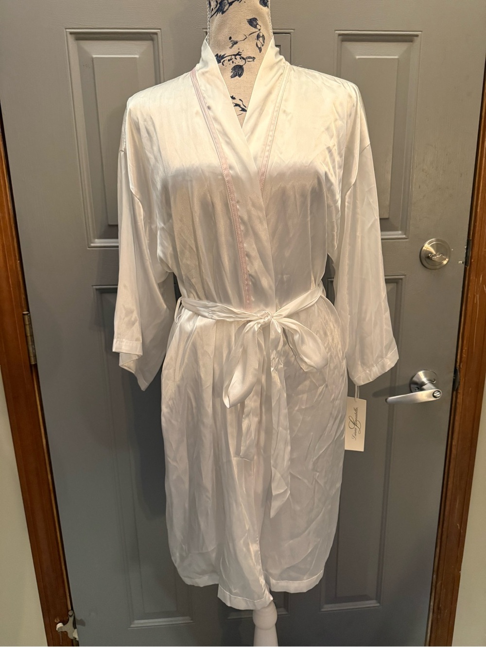 Satin Tie-Waist bridal Robe in White with pink embroidery and rhinestone(m)